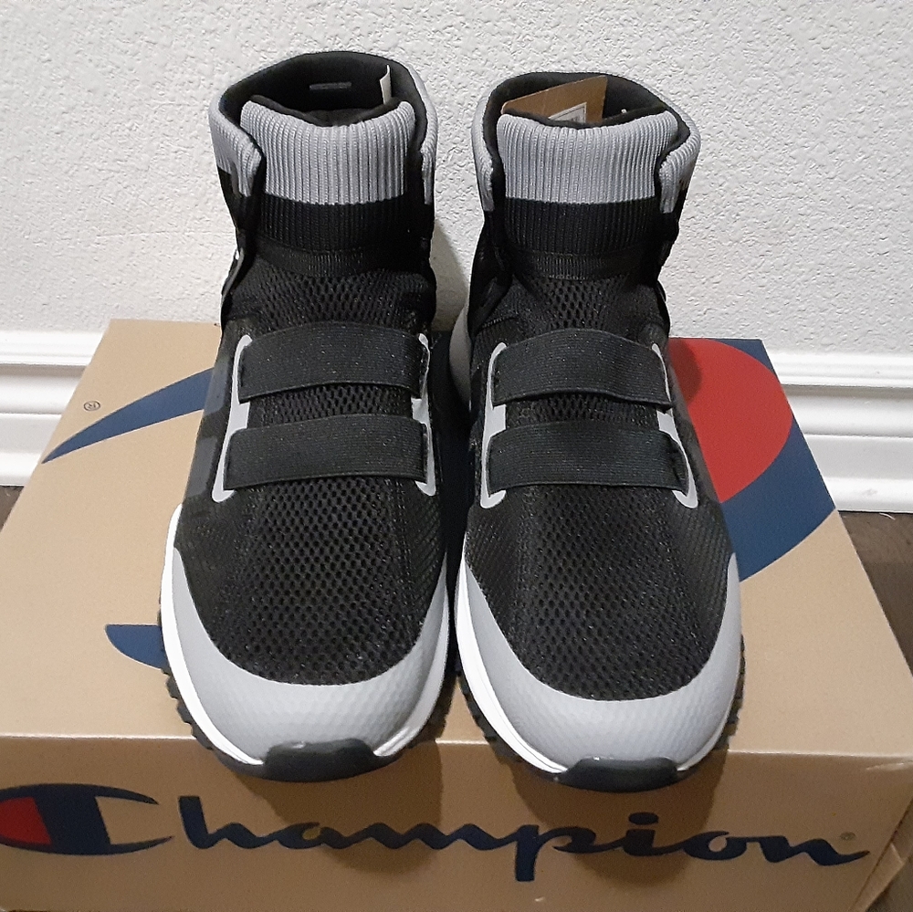 Champion - Picture 2 of 4